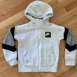 Boys size small Nike zip
